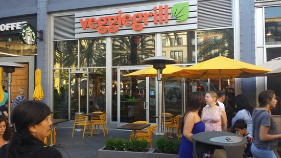 EE.UU.:La cadena vegana Veggie Grill abre su nuevo local en Massachusetts